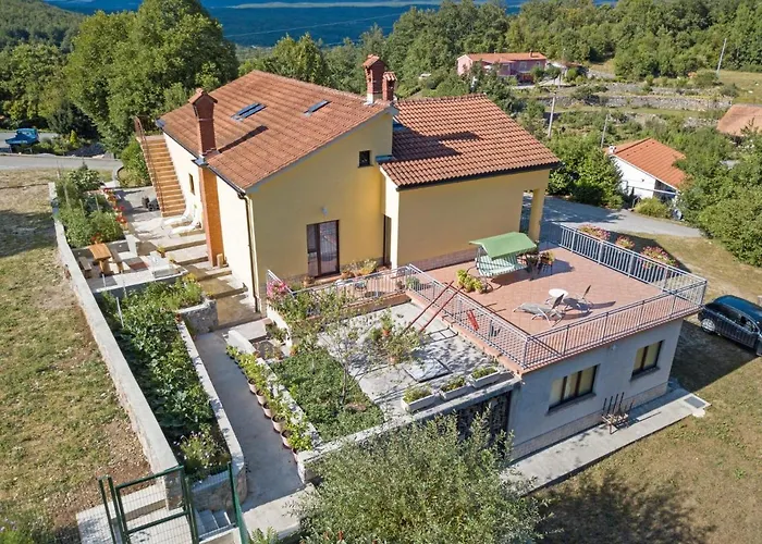 Apartment Tre Rose By Interhome
