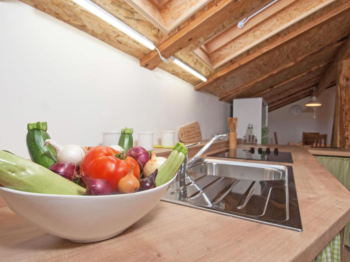 Tre Rose By Interhome Apartment Zvoneca