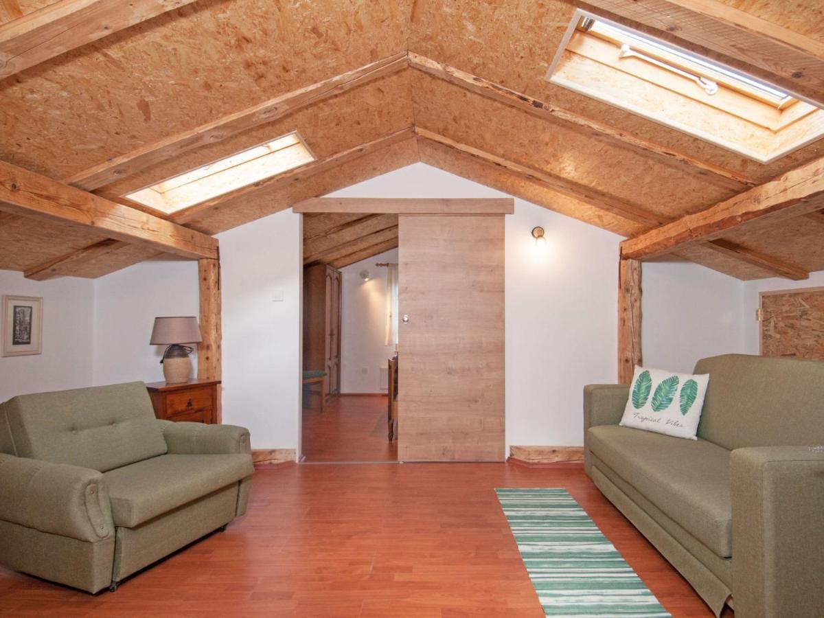 Tre Rose By Interhome Apartment Zvoneca
